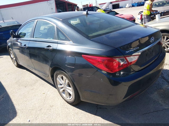 2011 HYUNDAI SONATA 5NPEB4AC7BH140231 Photo 2