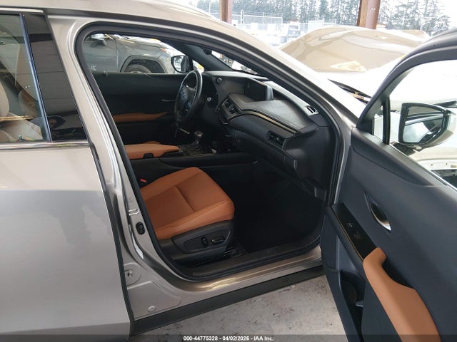 JTHP9JBH6N2060369 Lexus UX 250H