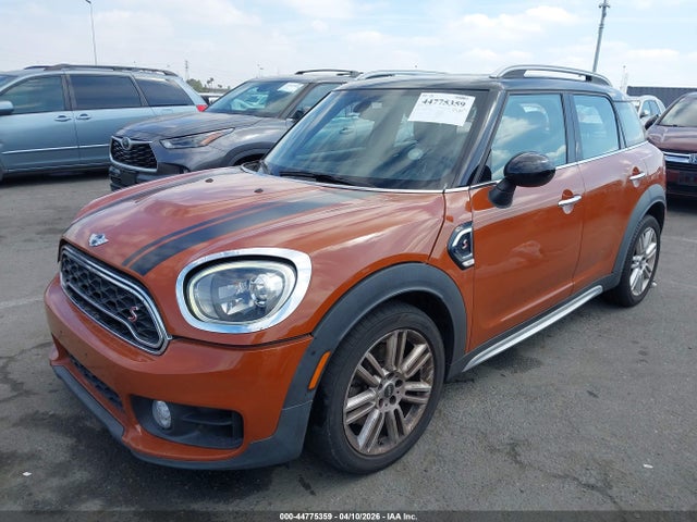 Mini Countryman Cooper S 2017 WMZYT3C39H3D97996 Image 2