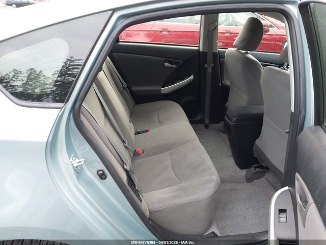 JTDKN3DU1F1967762 Toyota Prius Two