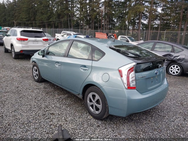 JTDKN3DU1F1967762 Toyota Prius Two