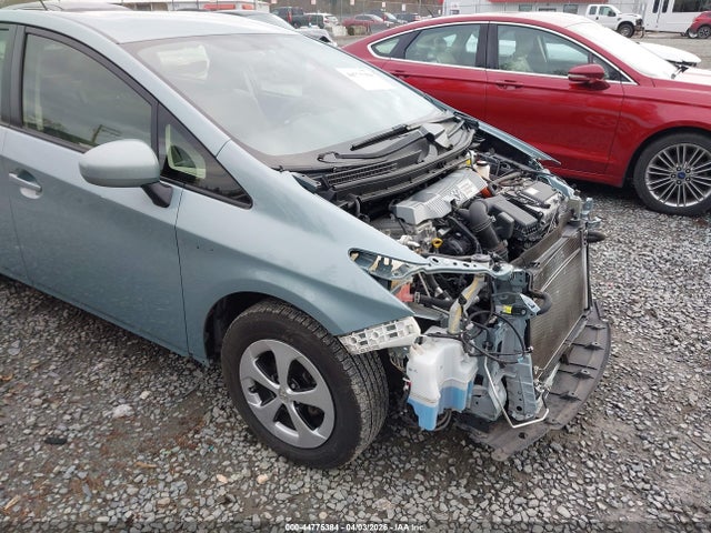 JTDKN3DU1F1967762 Toyota Prius Two