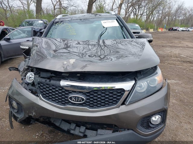2013 Kia Sorento Ex მანქანა იყიდება აუქციონზე, vin: 5XYKU4A69DG321963, აუქციონის ნომერი: 44775397