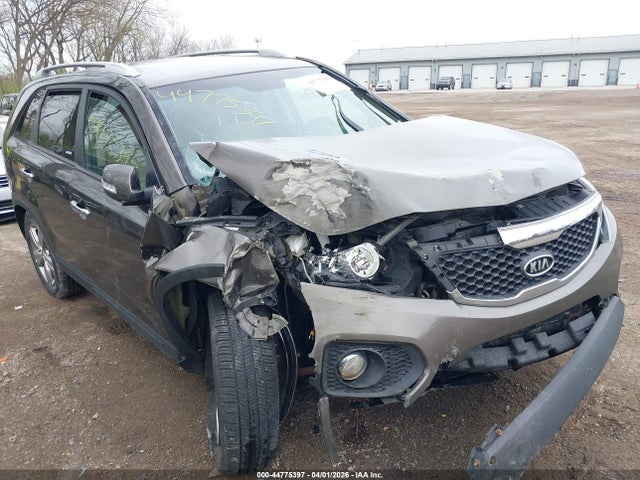 2013 Kia Sorento Ex მანქანა იყიდება აუქციონზე, vin: 5XYKU4A69DG321963, აუქციონის ნომერი: 44775397