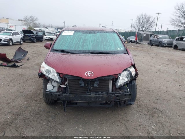 5TDKZ3DC3HS794974 Toyota Sienna Le 8 Passenger