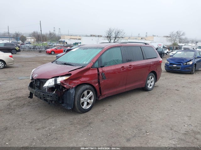 5TDKZ3DC3HS794974 Toyota Sienna Le 8 Passenger