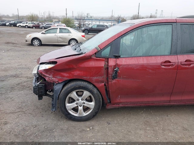 5TDKZ3DC3HS794974 Toyota Sienna Le 8 Passenger