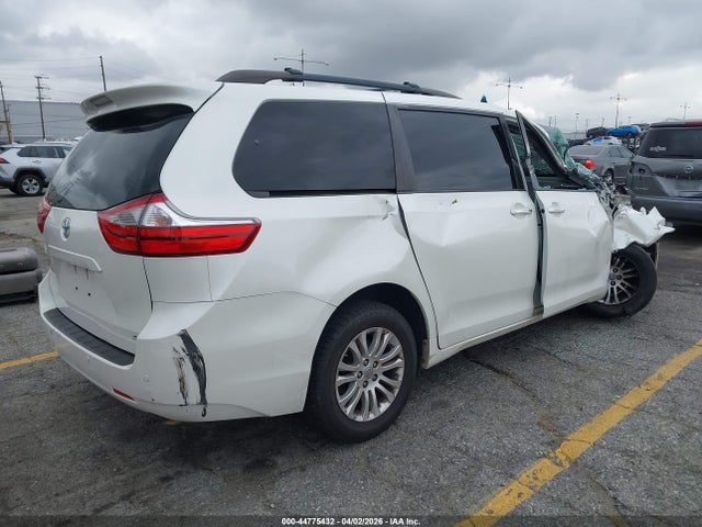 2017 TOYOTA SIENNA 5TDYZ3DC4HS894026 Photo 3