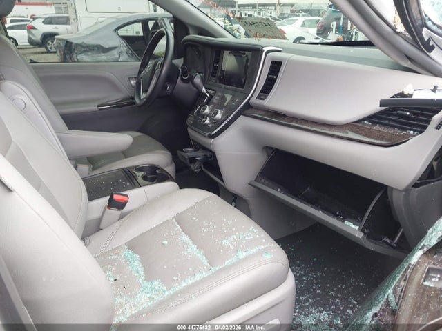 2017 TOYOTA SIENNA 5TDYZ3DC4HS894026 Photo 4