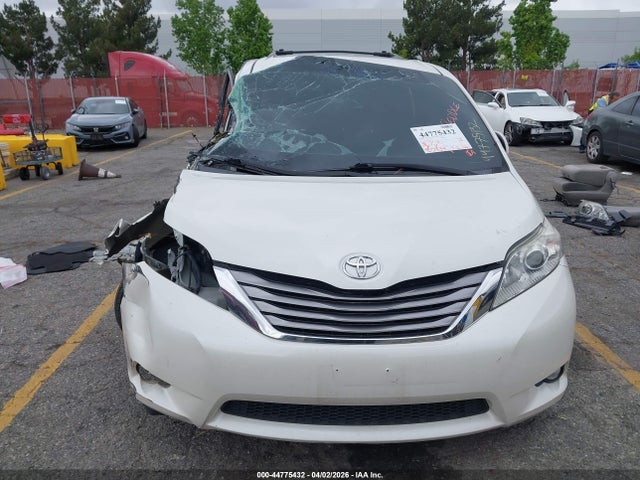 2017 TOYOTA SIENNA 5TDYZ3DC4HS894026 Photo 5