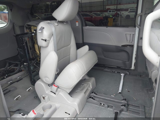 2017 TOYOTA SIENNA 5TDYZ3DC4HS894026 Photo 7