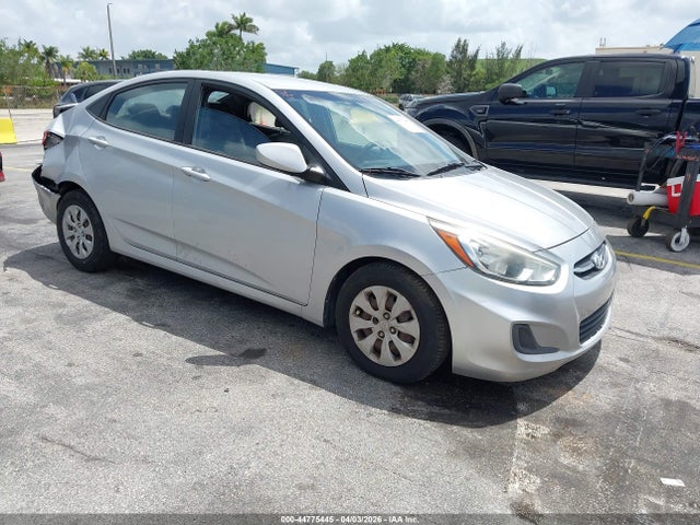 2015 Hyundai Accent Gls მანქანა იყიდება აუქციონზე, vin: KMHCT4AE3FU833231, აუქციონის ნომერი: 44775445