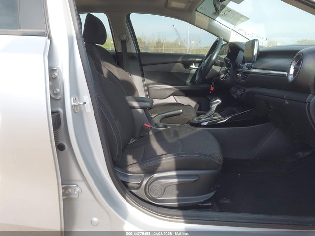 2019 Kia Forte S მანქანა იყიდება აუქციონზე, vin: 3KPF34AD2KE026670, აუქციონის ნომერი: 44775493