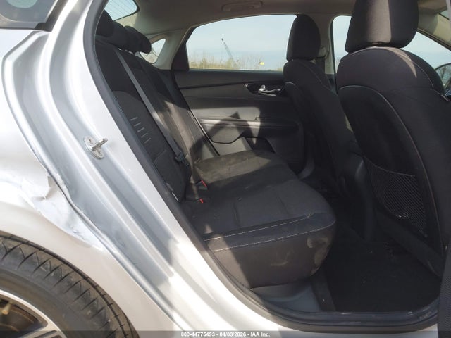 2019 Kia Forte S მანქანა იყიდება აუქციონზე, vin: 3KPF34AD2KE026670, აუქციონის ნომერი: 44775493