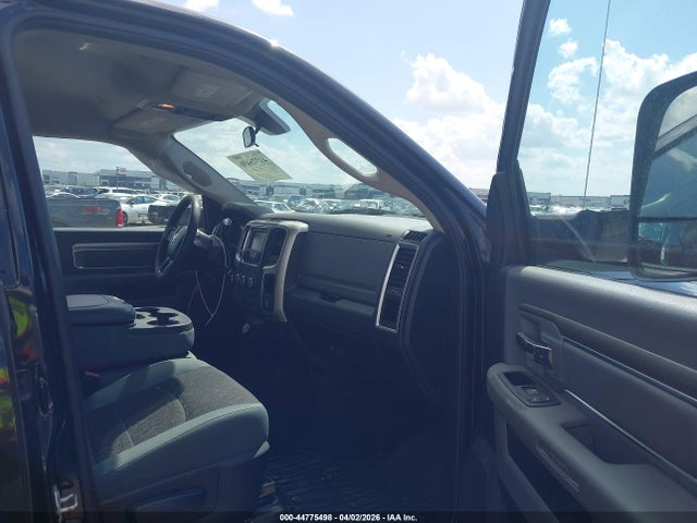 44775498 :رقم المزاد ، 3C6UR5JL9JG366573 vin ، 2018 Ram 2500 Slt  4x4 8' Box مزاد بيع