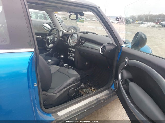 2009 MINI COOPER S WMWMF73549TT94644 Photo 4