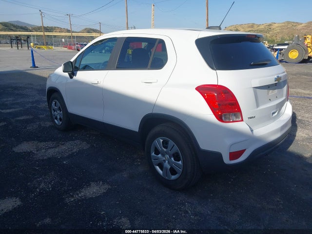 2017 CHEVROLET TRAX 3GNCJKSB7HL269879 Photo 2