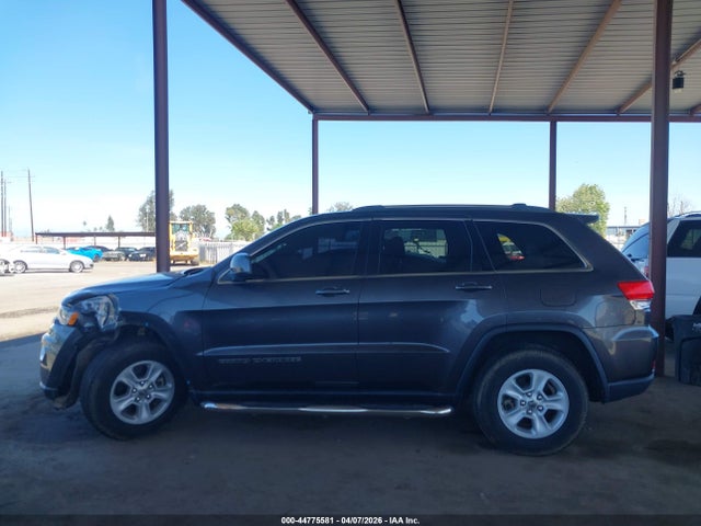 1C4RJEAG3HC928196 Jeep Grand Cherokee Laredo 4x2
