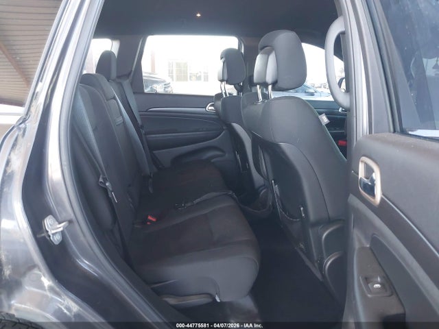 1C4RJEAG3HC928196 Jeep Grand Cherokee Laredo 4x2