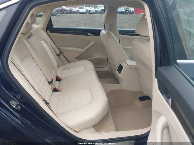 Продаж на аукціоні авто 2014 Volkswagen Passat 2.0l Tdi Sel Premium, vin: 1VWCN7A37EC060179, номер лоту: 44775616