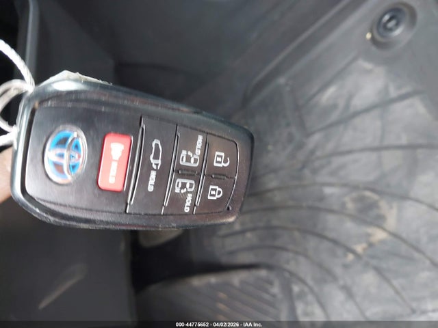 Auction sale of the 2025 Toyota Sienna Xle, vin: 5TDJRKEC6SS257172, lot number: 44775652