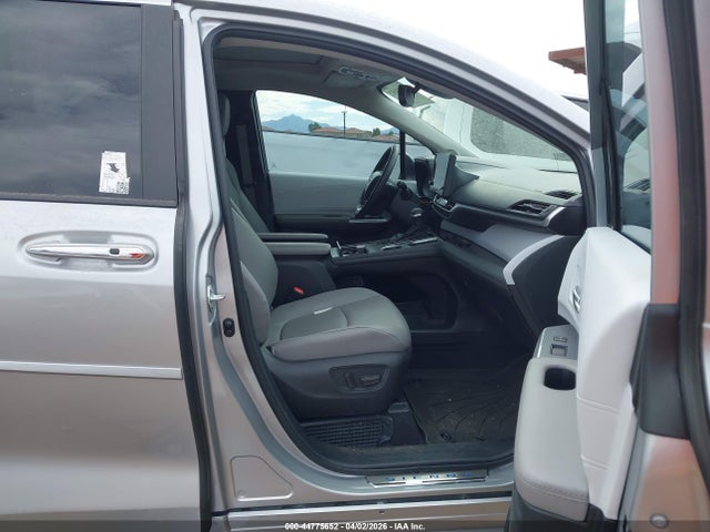 Auction sale of the 2025 Toyota Sienna Xle, vin: 5TDJRKEC6SS257172, lot number: 44775652