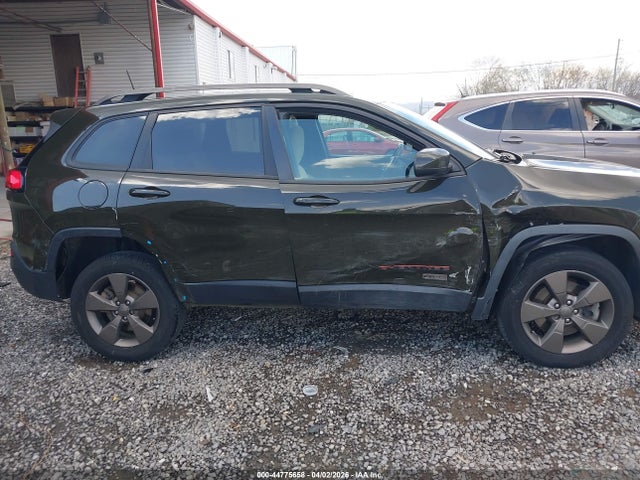 44775658 :رقم المزاد ، 1C4PJMCB3GW303975 vin ، 2016 Jeep Cherokee 75th Anniversary مزاد بيع