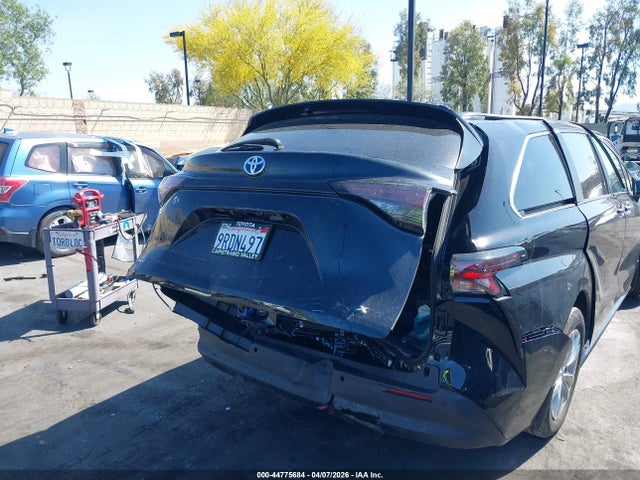 5TDJRKEC7SS231972 Toyota SIENNA XLE
