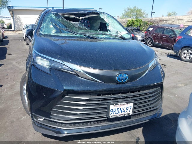 5TDJRKEC7SS231972 Toyota SIENNA XLE