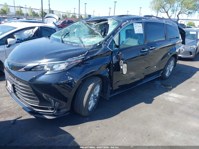5TDJRKEC7SS231972 Toyota SIENNA XLE