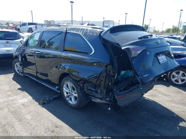 5TDJRKEC7SS231972 Toyota SIENNA XLE
