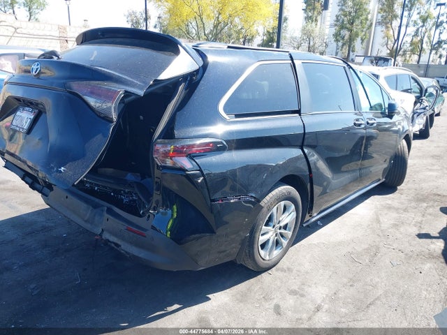 5TDJRKEC7SS231972 Toyota SIENNA XLE