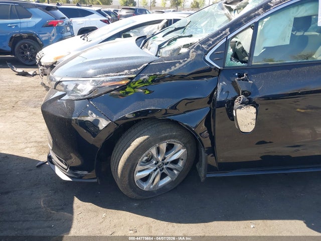 5TDJRKEC7SS231972 Toyota SIENNA XLE