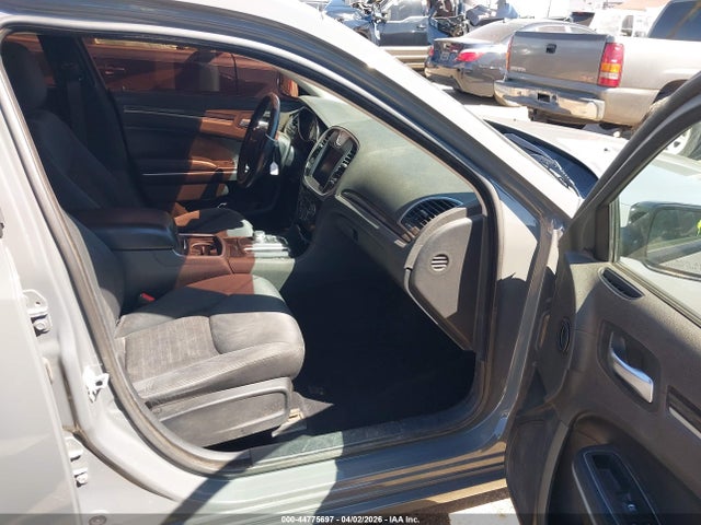 44775697 :رقم المزاد ، 2C3CCAAG1KH570274 vin ، 2019 Chrysler 300 Touring مزاد بيع