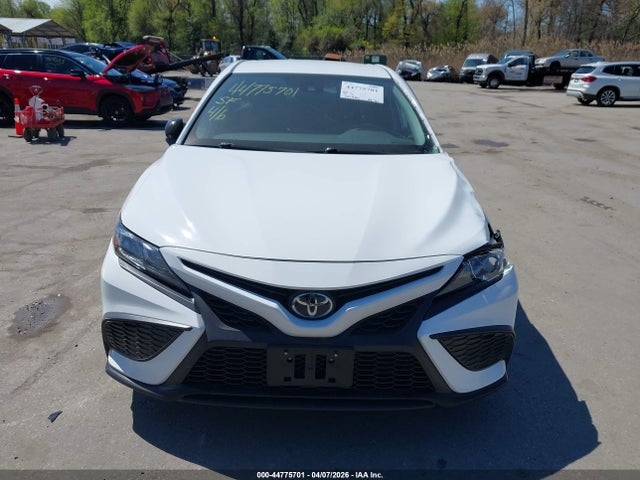 2021 Toyota Camry Se Nightshade Edition Awd მანქანა იყიდება აუქციონზე, vin: 4T1G11BK7MU026685, აუქციონის ნომერი: 44775701