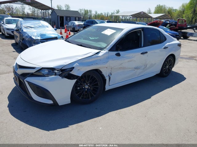 2021 Toyota Camry Se Nightshade Edition Awd მანქანა იყიდება აუქციონზე, vin: 4T1G11BK7MU026685, აუქციონის ნომერი: 44775701
