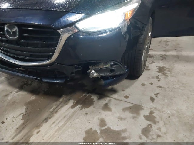 44775743 :رقم المزاد ، 3MZBN1W38JM202971 vin ، 2018 Mazda Mazda3 Grand Touring مزاد بيع