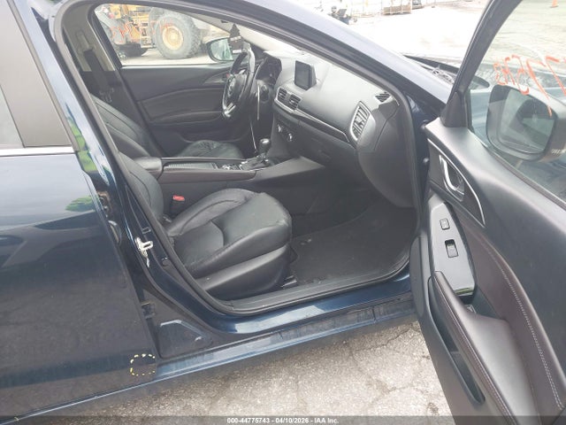 44775743 :رقم المزاد ، 3MZBN1W38JM202971 vin ، 2018 Mazda Mazda3 Grand Touring مزاد بيع
