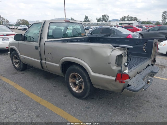 2001 CHEVROLET S-10 1GCCS145118156697 Photo 2