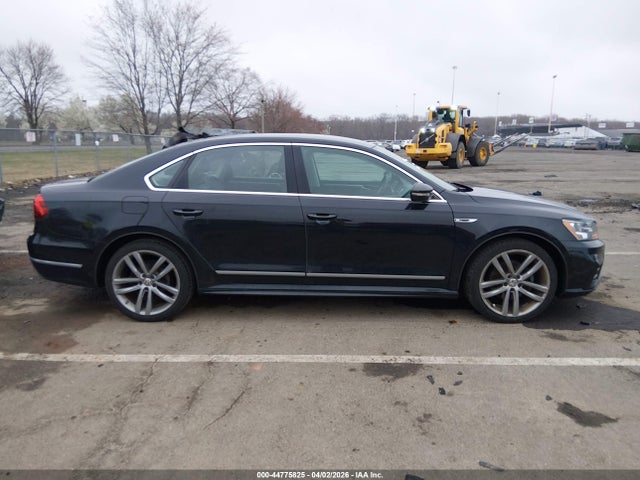 Продажа на аукционе авто 2017 Volkswagen Passat 1.8t R-line, vin: 1VWDT7A32HC008120, номер лота: 44775825