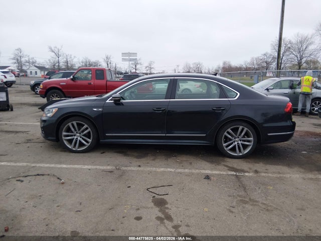 Продажа на аукционе авто 2017 Volkswagen Passat 1.8t R-line, vin: 1VWDT7A32HC008120, номер лота: 44775825