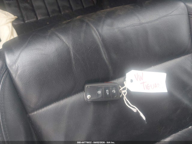44775832 :رقم المزاد ، WVGBV7AX3CW559666 vin ، 2012 Volkswagen Tiguan Sel مزاد بيع