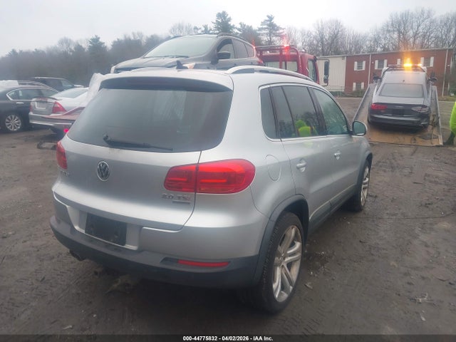 44775832 :رقم المزاد ، WVGBV7AX3CW559666 vin ، 2012 Volkswagen Tiguan Sel مزاد بيع