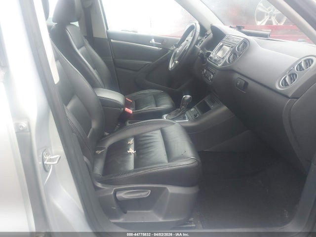 44775832 :رقم المزاد ، WVGBV7AX3CW559666 vin ، 2012 Volkswagen Tiguan Sel مزاد بيع