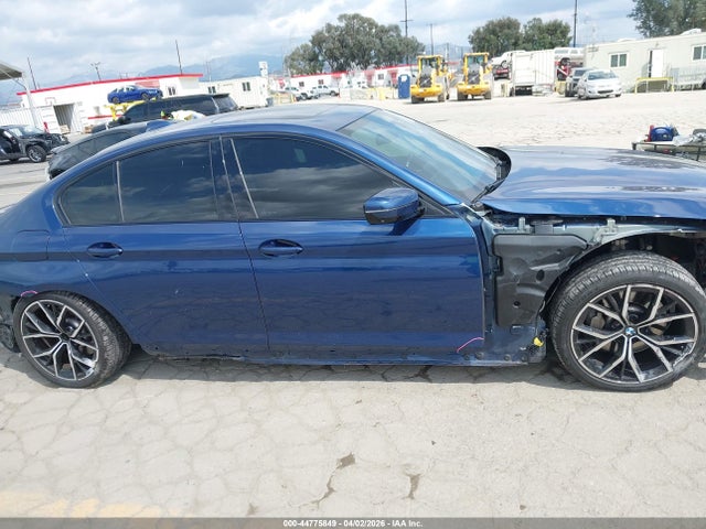 44775849 :رقم المزاد ، WBA53BH01MWX09520 vin ، 2021 Bmw 530i مزاد بيع