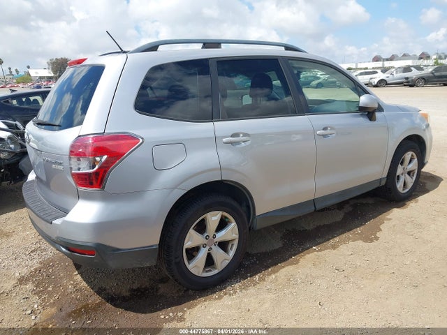 Subaru Forester 2.5i Premium 2015 JF2SJADC2FH822388 Image 4