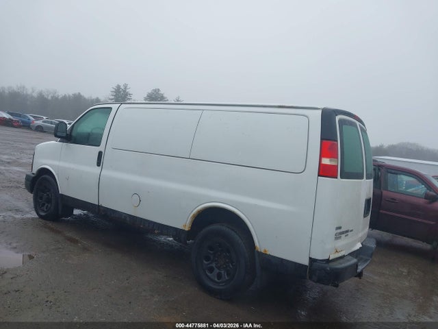 2010 CHEVROLET EXPRESS 1500 1GCUHAD49A1127693 Photo 2