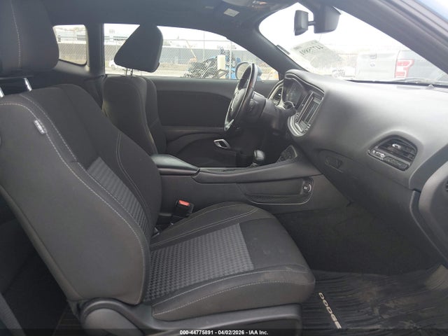Продаж на аукціоні авто 2021 Dodge Challenger Sxt, vin: 2C3CDZAG5MH543240, номер лоту: 44775891