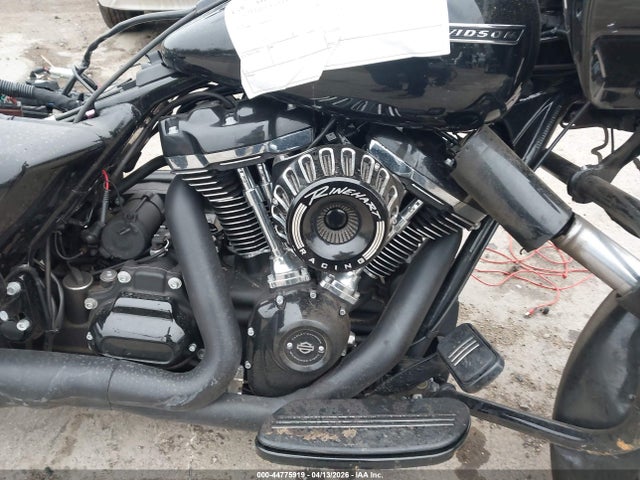 Harley-Davidson FLTRXS 2019 1HD1KTP16KB649404 Image 8