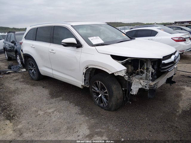 2016 Toyota Highlander Xle V6 მანქანა იყიდება აუქციონზე, vin: 5TDJKRFH7GS332783, აუქციონის ნომერი: 44775932